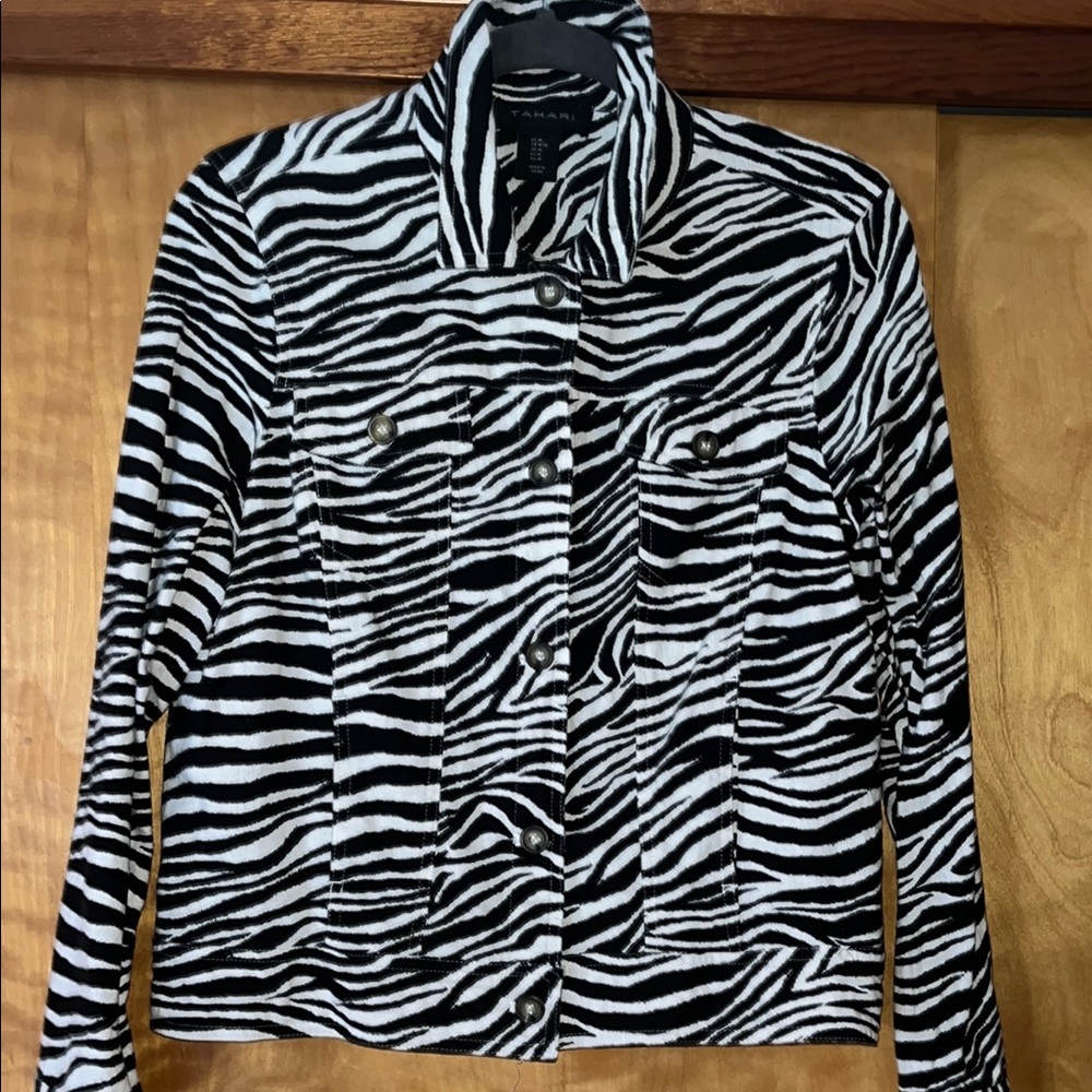 Tahari Linen Blend “Jean” Jacket Size Medium